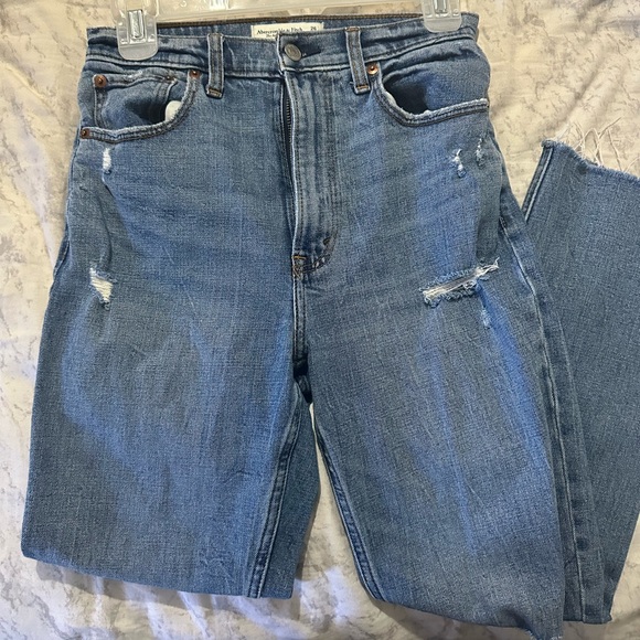 Abercrombie Ankle Jeans - Picture 3 of 4